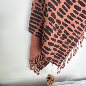 "Keep it Wild Blanket" 100% cotton yarn hand woven by artisans from Nepal NWT